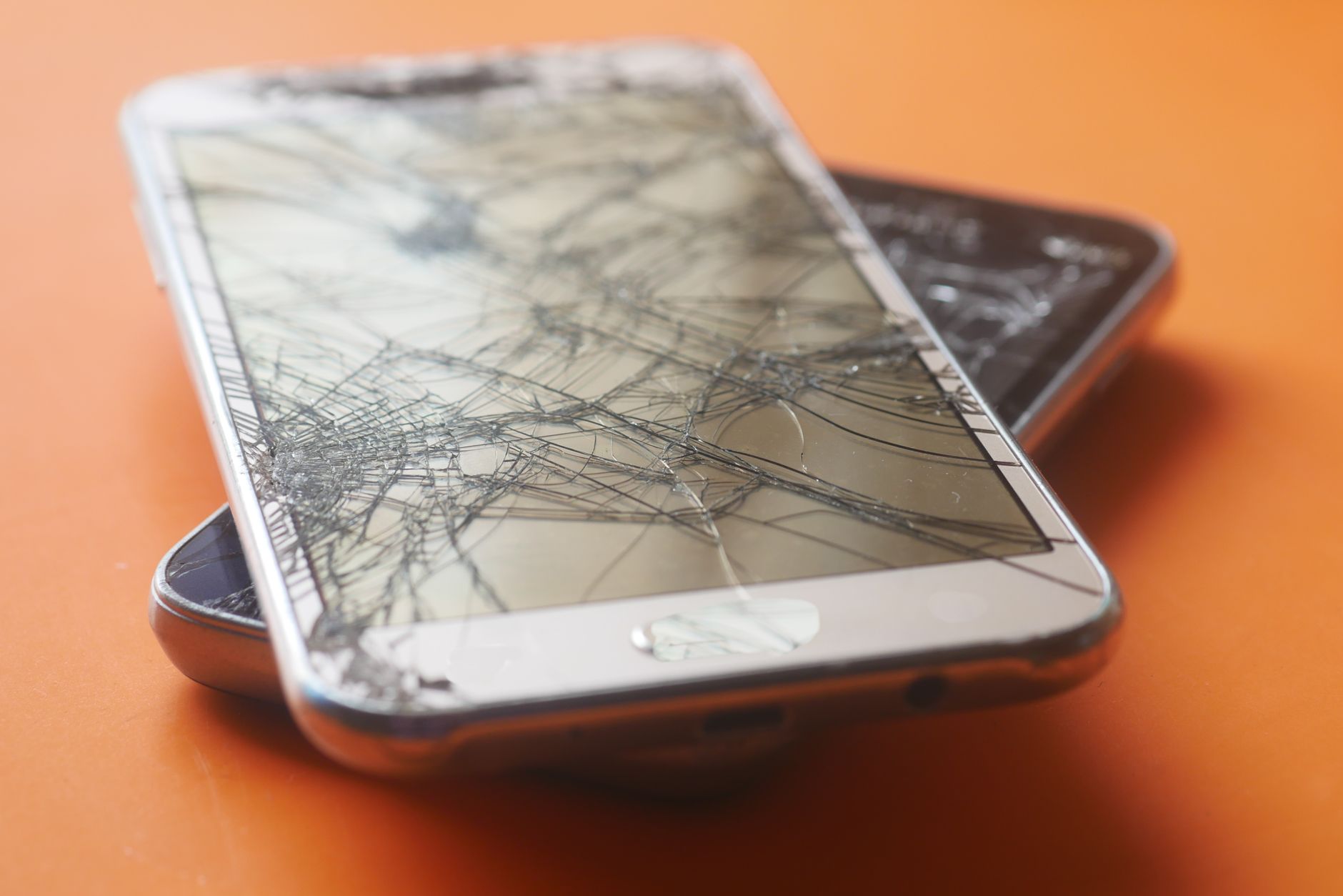 Dal negozio: il cellulare è rotto