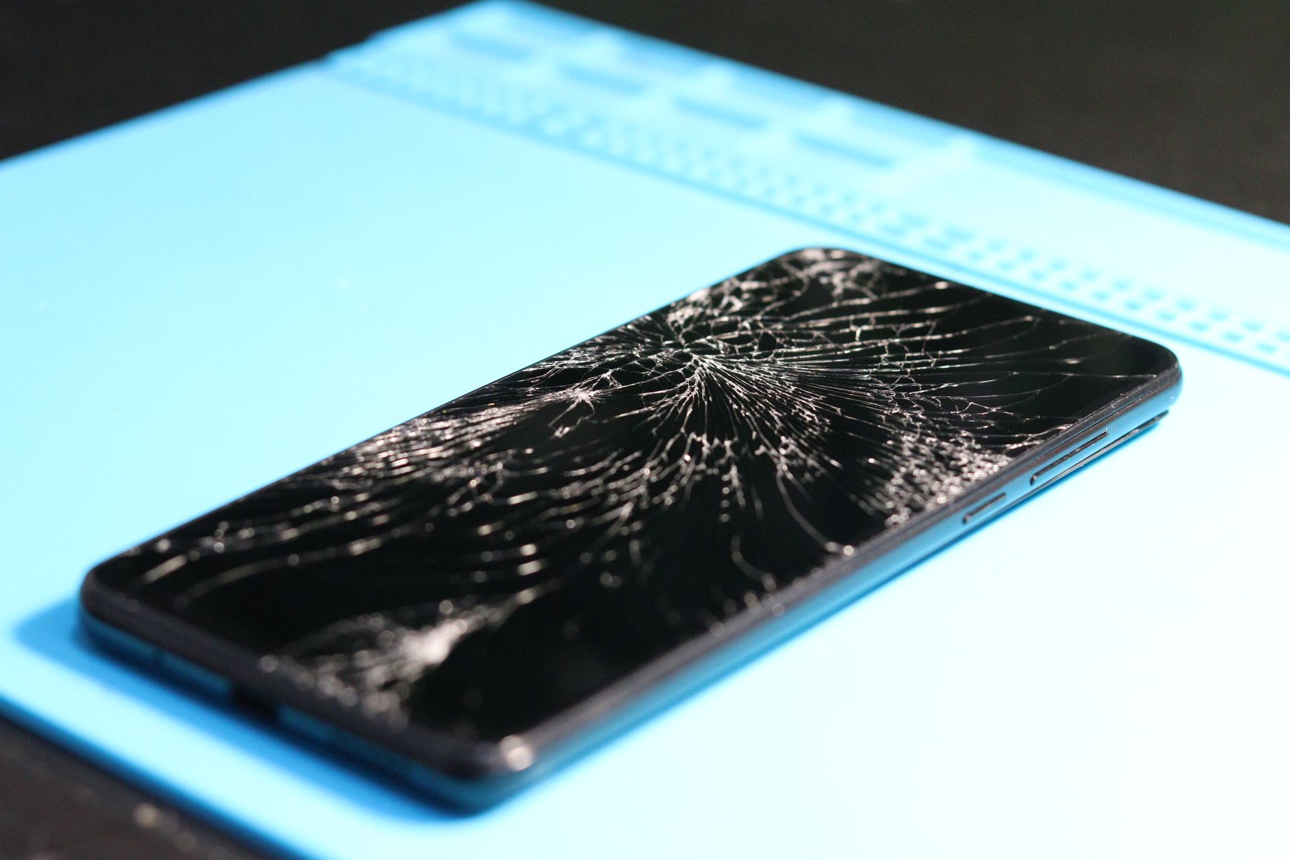 Im Geschäft: Das Handy ist kaputt