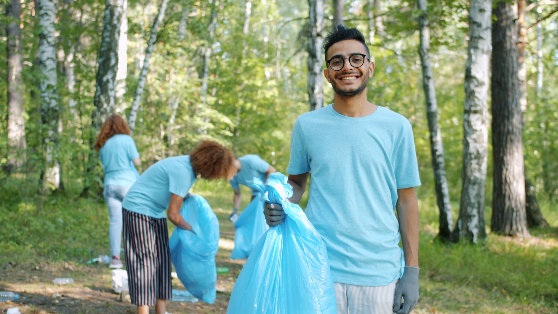 Tarek und der Müll im Wald